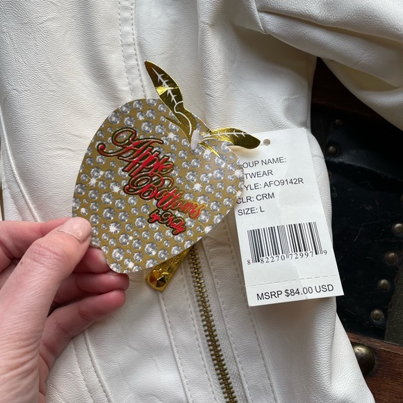 Apple Bottoms white faux-leather jacket with gold details - Picture 7 of 10